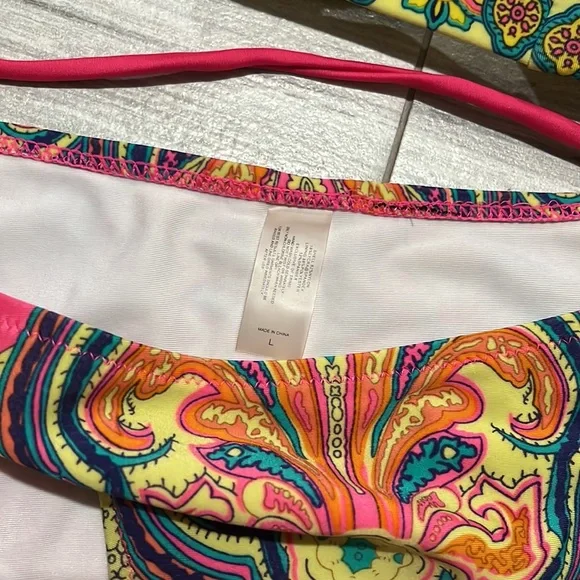 Bikini - Picture 5 of 6